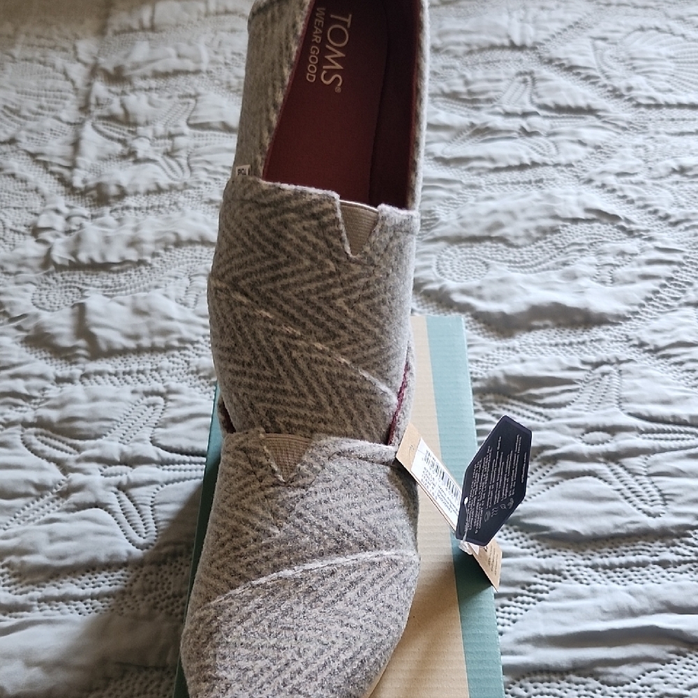 Toms Women's Geometric Gray Flats